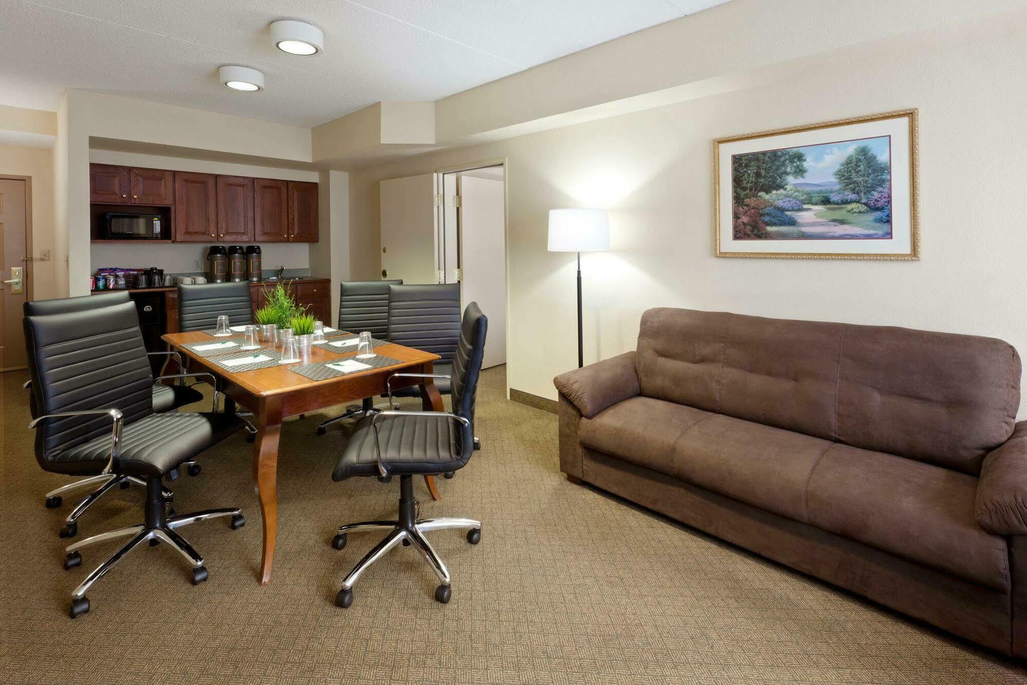 Hampton Inn & Suites By Hilton- Newark Airport Elizabeth 외부 사진